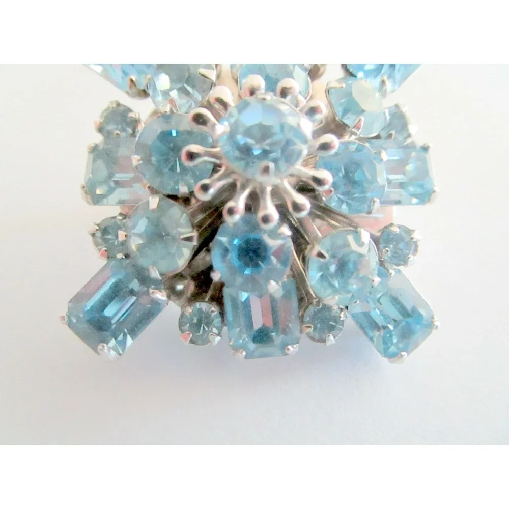 Vintage Pale Blue Brilliant Sparkling Princess Square Cut Rhinestones Brooch